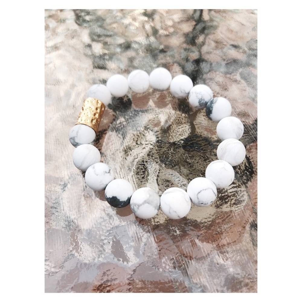White marble beaded bracelet - Picture 1 of 2